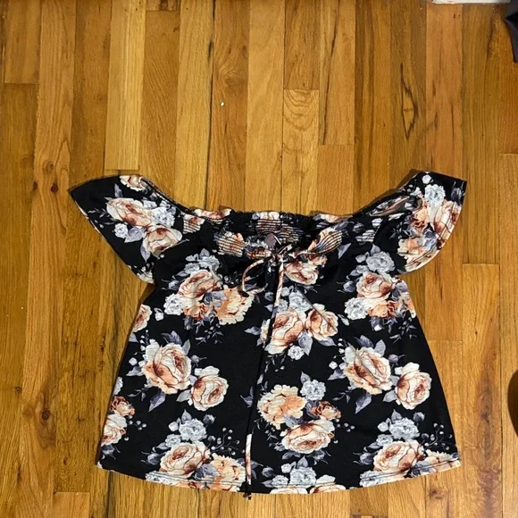 🌸 Alya Black Floral Off-Shoulder Blouse 🌸 - Picture 1 of 5